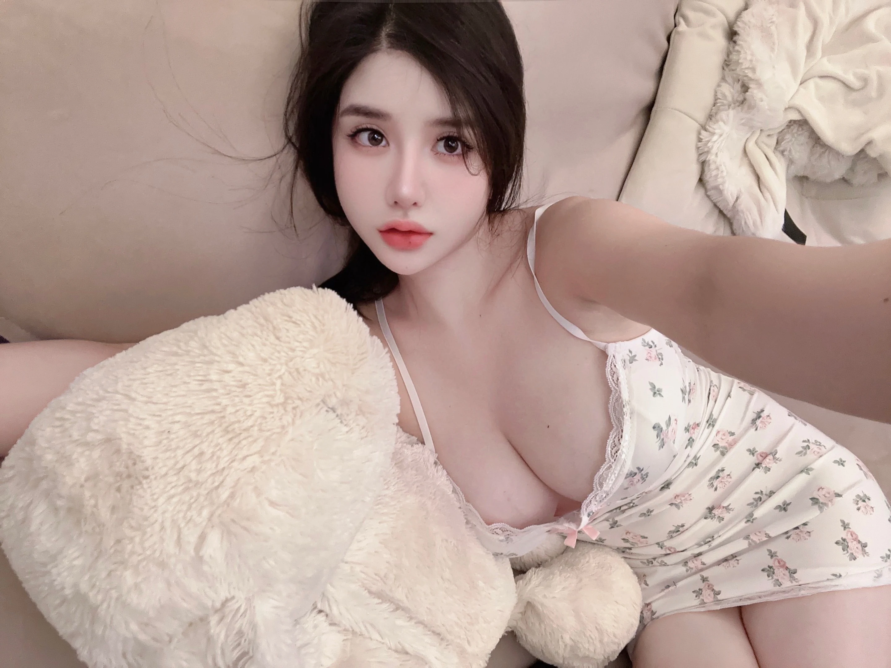阿色 – 巨胸大臀 11P 1V